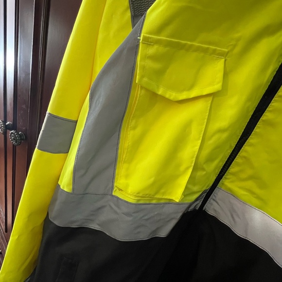 Safety Jacket - Picture 3 of 5